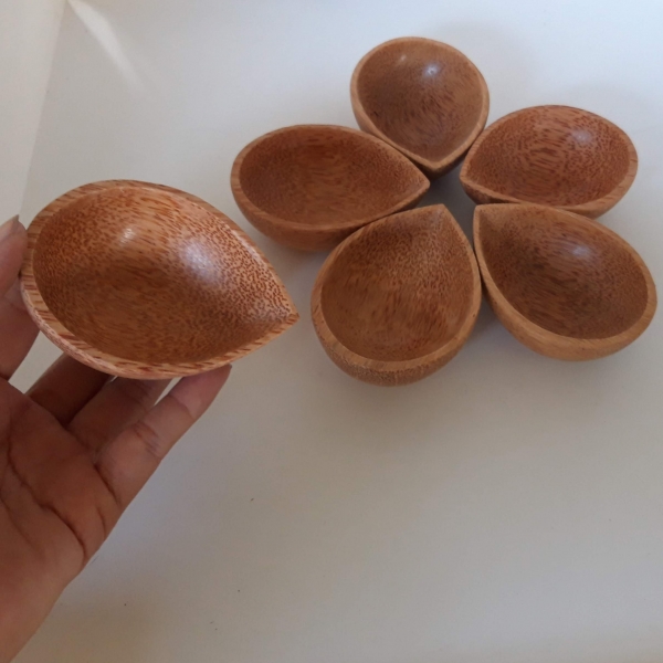 Chén nhỏ nhọn (Đựng nước chấm hoặc Đựng Màu Làm Nail)